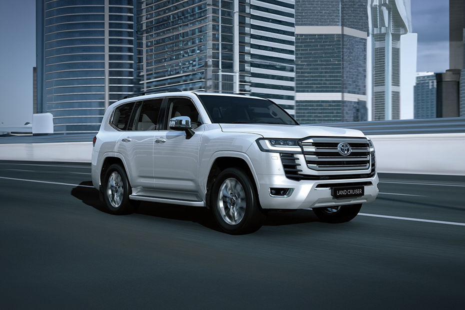 Toyota Land Cruiser 300 2026 Vietnam