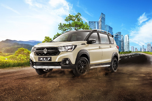 XL7 Hybrid Front angle low view