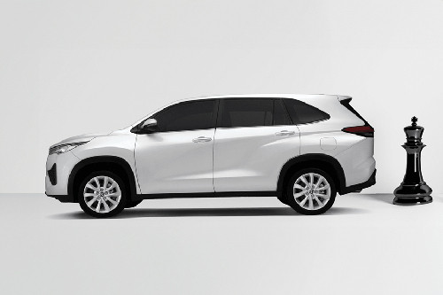 Innova Cross Side view