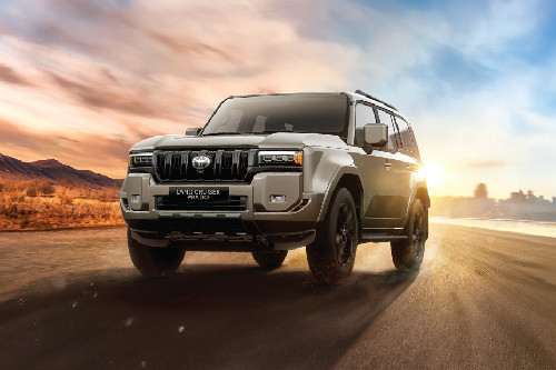 Land Cruiser Prado Front angle low view