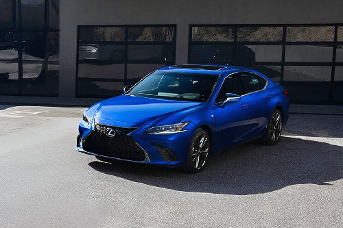 Lexus ES Front Side View