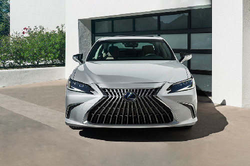 Full Front View of ES