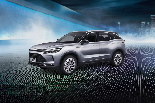 Beijing X7 Front angle low view