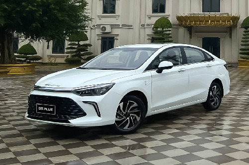 Baic U5 Plus Front Side View