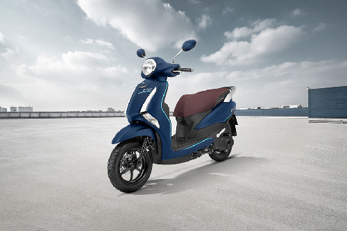 Yamaha Latte  slant front view full image